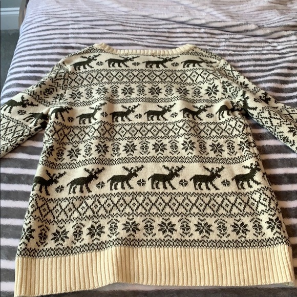 never worn before deer sweater from forever 21 - Picture 2 of 2